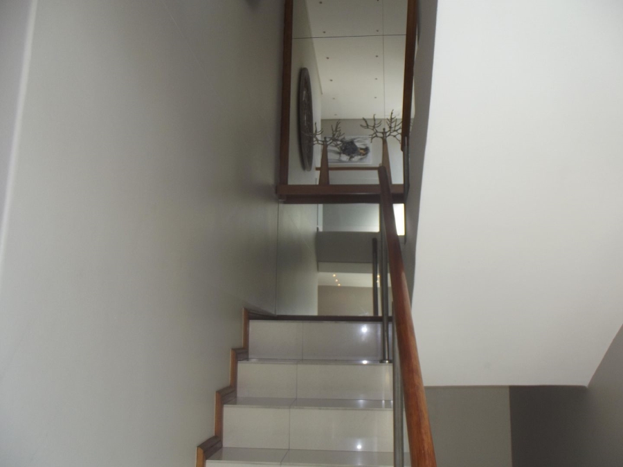 4 Bedroom Property for Sale in Bloubergrant Western Cape
